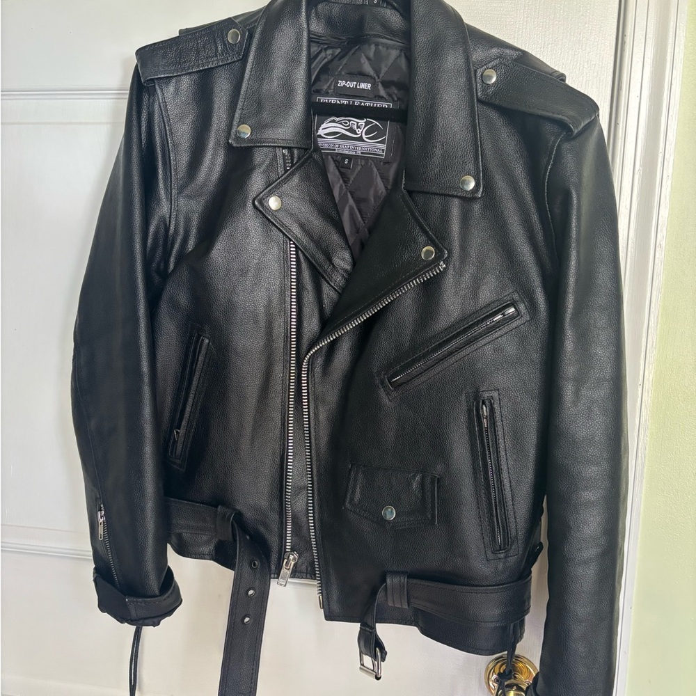 Classic Black Leather Motorcycle Jacket - Unbranded